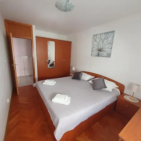 Fregata Duplex- Spacious & Bright With A Terrace -near Beaches- Easy To Old Town (adults Only) Appartement *