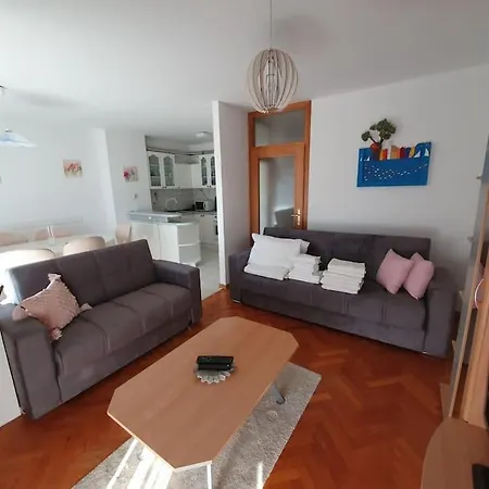 Fregata Duplex- Spacious & Bright With A Terrace -near Beaches- Easy To Old Town (adults Only) * Split