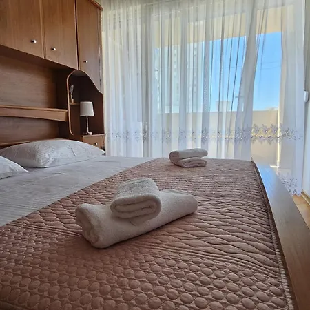 Fregata Duplex- Spacious & Bright With A Terrace -near Beaches- Easy To Old Town (adults Only)
