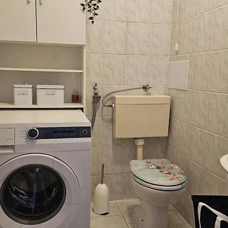 Fregata Duplex- Spacious & Bright With A Terrace -near Beaches- Easy To Old Town (adults Only) Appartement *