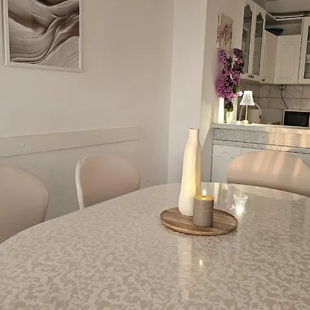Fregata Duplex- Spacious & Bright With A Terrace -near Beaches- Easy To Old Town (adults Only) *