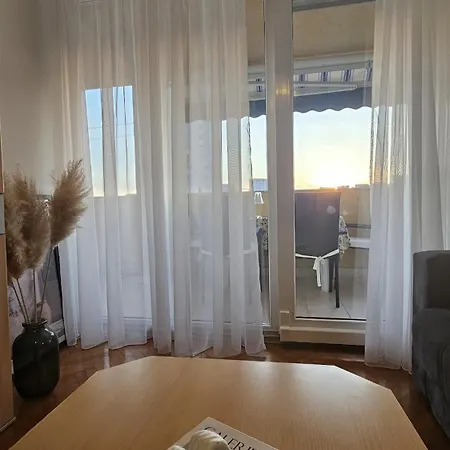 Appartement Fregata Duplex- Spacious & Bright With A Terrace -near Beaches- Easy To Old Town (adults Only) *