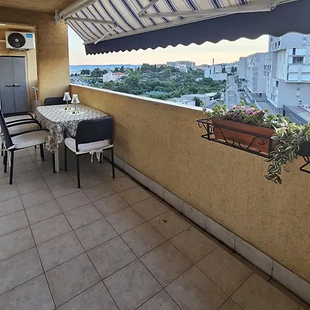 Appartement Fregata Duplex- Spacious & Bright With A Terrace -near Beaches- Easy To Old Town (adults Only)