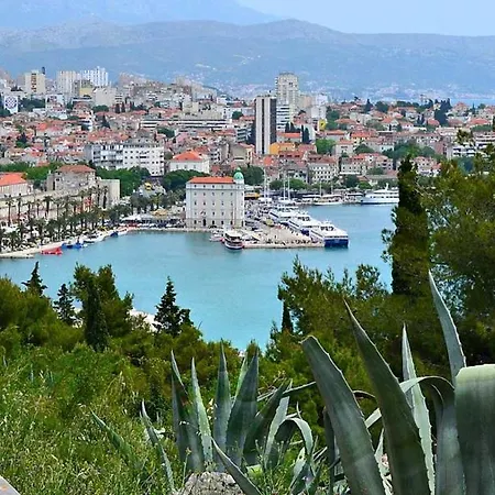 Appartement Fregata Duplex- Spacious & Bright With A Terrace -near Beaches- Easy To Old Town (adults Only)